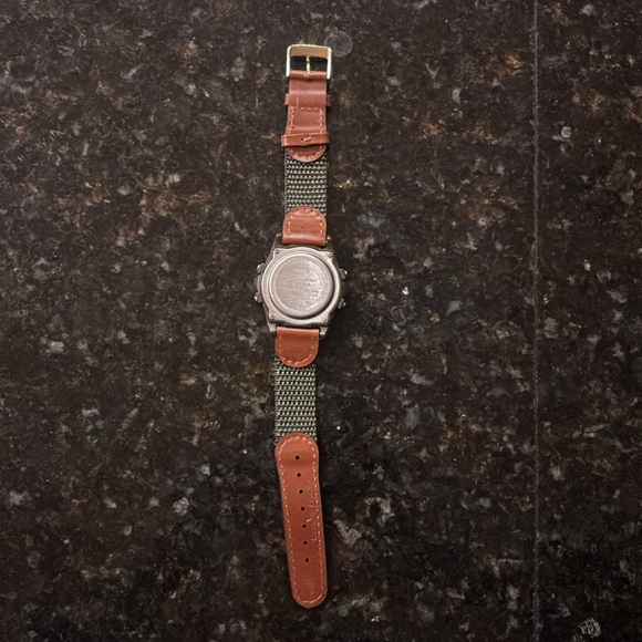 Timex, Model 745 - Picture 3 of 4